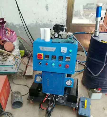 注聚氨酯的機(jī)器(圖1) Q2600D小型注聚氨酯的機(jī)器