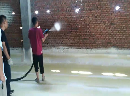 冷庫噴涂保溫聚氨酯發(fā)泡機(jī)(圖1) 冷庫噴涂保溫聚氨酯發(fā)泡機(jī)案例