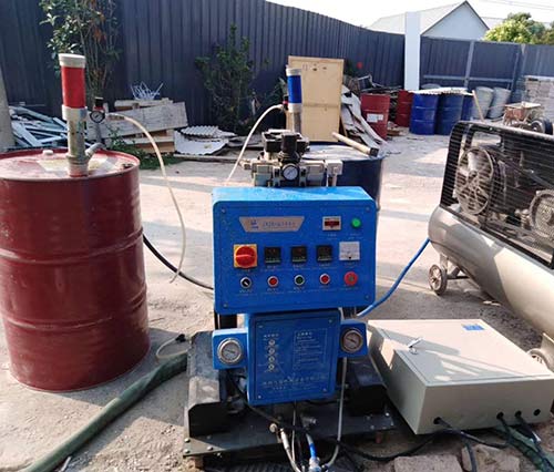 價(jià)格便宜的聚氨酯噴涂機(jī)(圖1) Q2600價(jià)格便宜的聚氨酯噴涂機(jī)