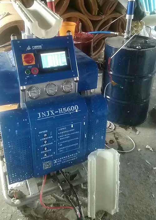 聚氨酯瓦殼設備(圖1) JNJX-H5600(D)-PLC編程自動化功能聚氨酯噴涂機