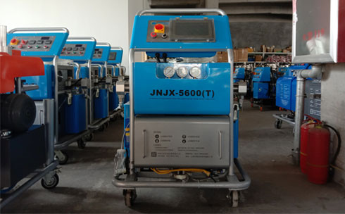 聚氨酯硬質(zhì)仿木發(fā)泡機(jī)(圖1) H5600T-PLC聚氨酯硬質(zhì)仿木發(fā)泡機(jī)